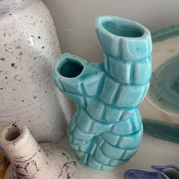 Vintage Pair of Turquoise Glazed Coral Vases - Picture 5 of 9
